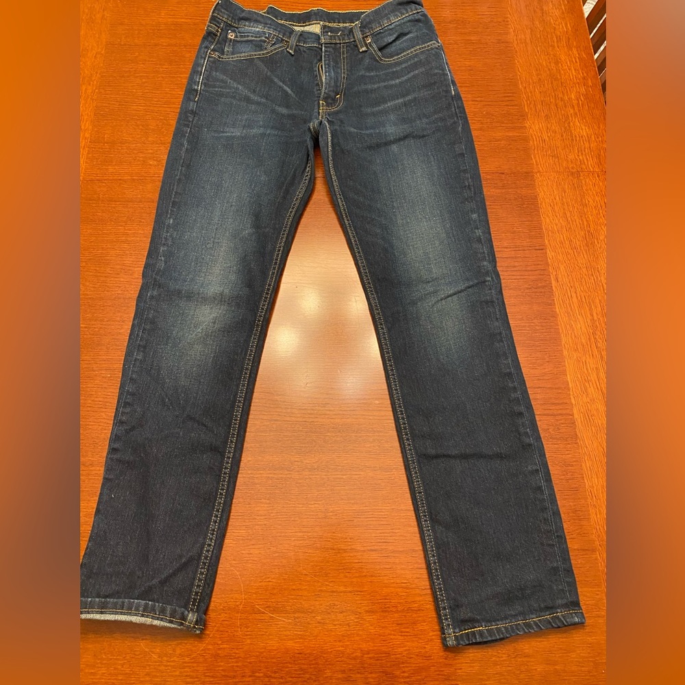 Levi’s 511 jeans. 32 x 32. Dark blue denim.